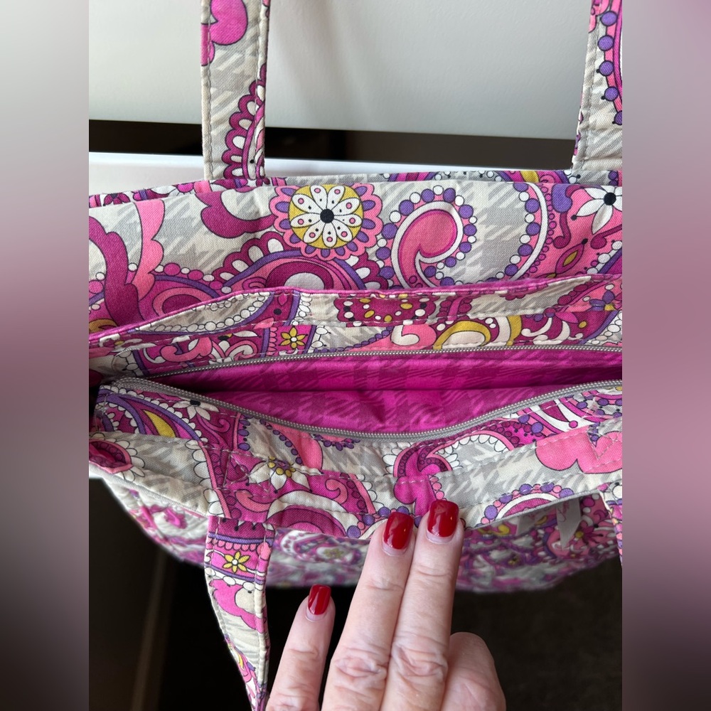 VERA BRADLEY -  Purple and Pink Paisley Tote - Laptop Section - Picture 3 of 15